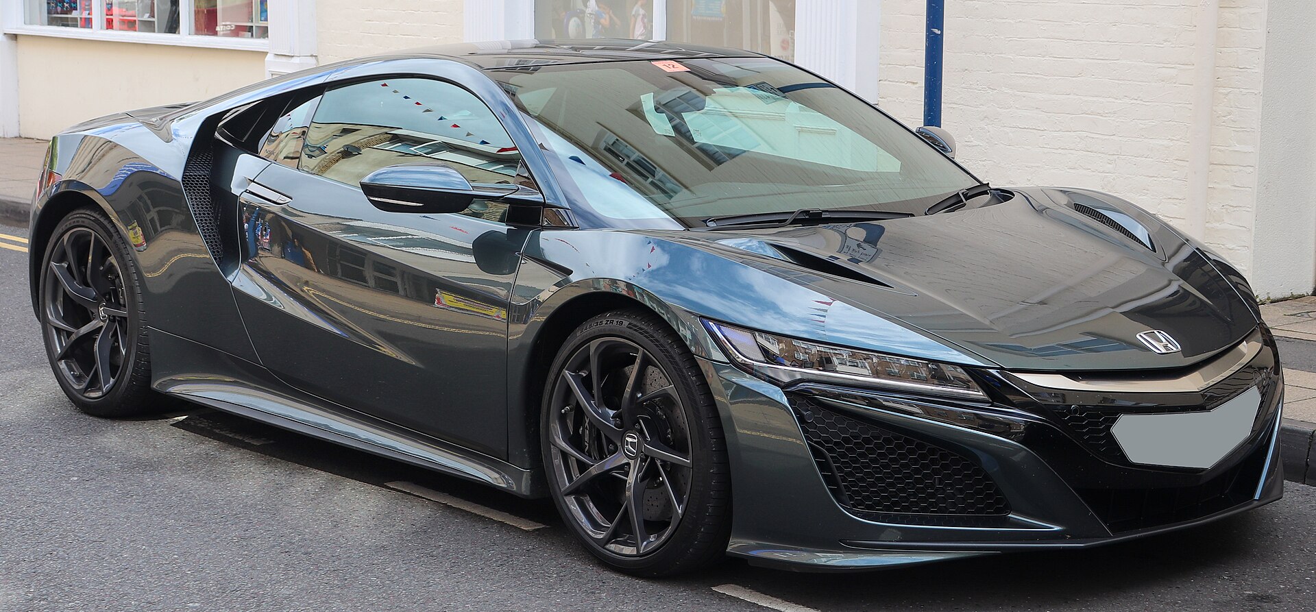 2017 Honda NSX front view